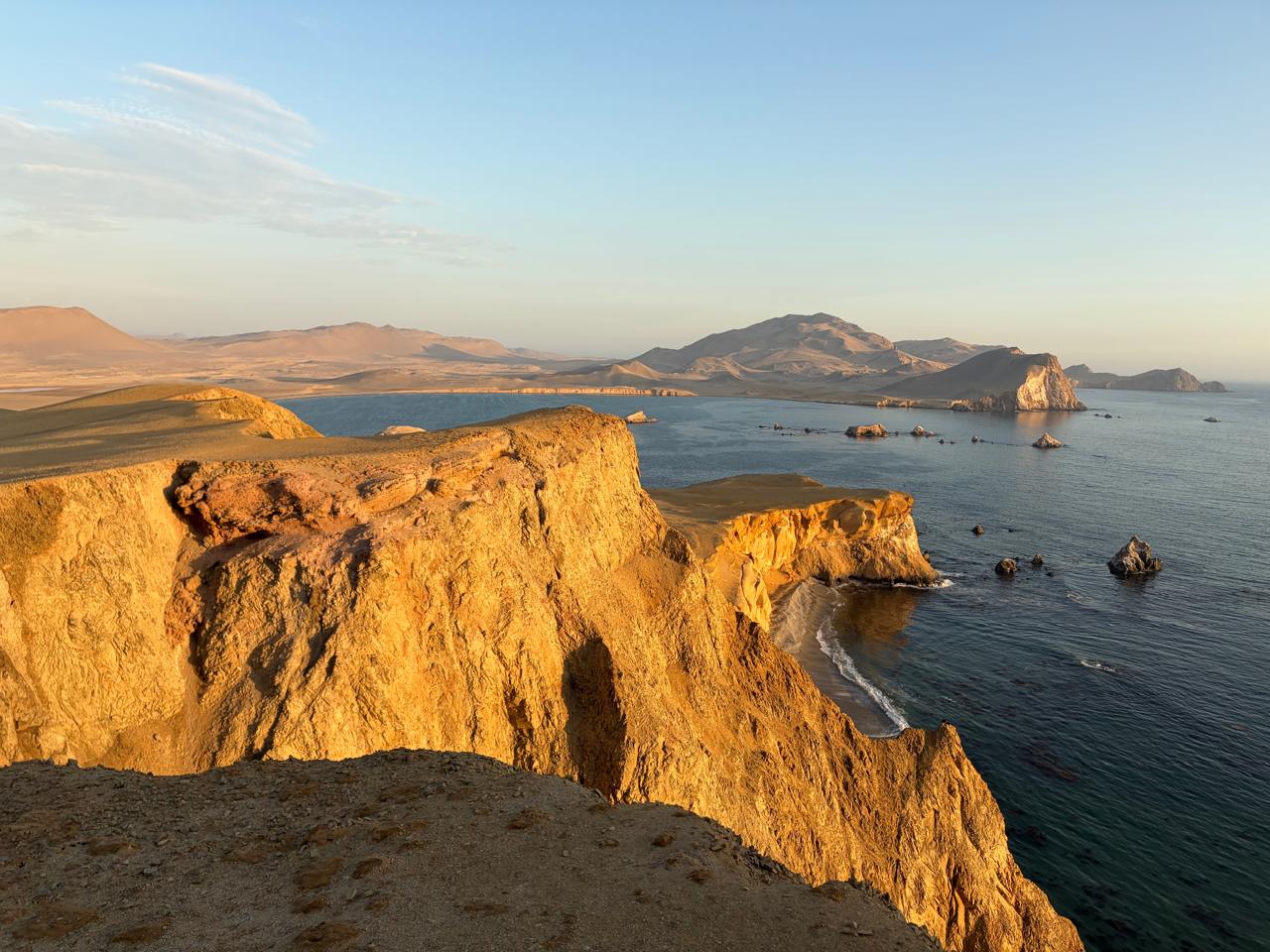 Islas Ballestas + Sombras Doradas Trekking Premium - Image 32